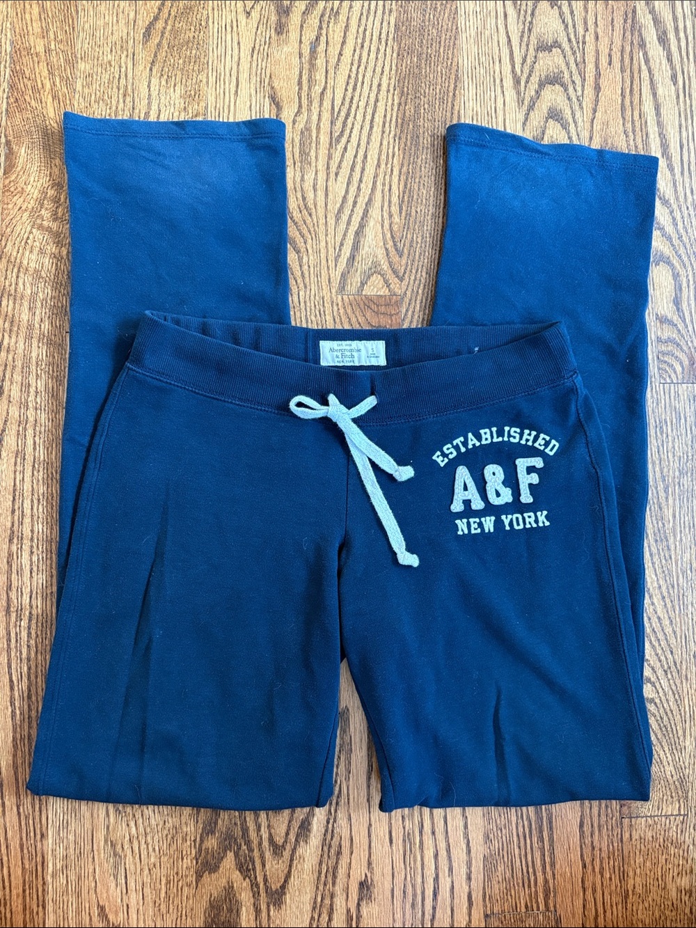 Abercrombie & Fitch Y2K navy blue bootcut drawstring sweatpants, size S.